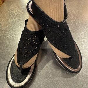 Rocket Dog Black Crochet Thong Sandals